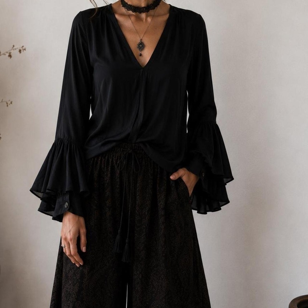 RO & DE Black Layered Sleeve Blouse XS Whimsigoth Dark Boho